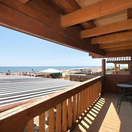 Пегас Hotel Zaliznîi Port Exterior foto