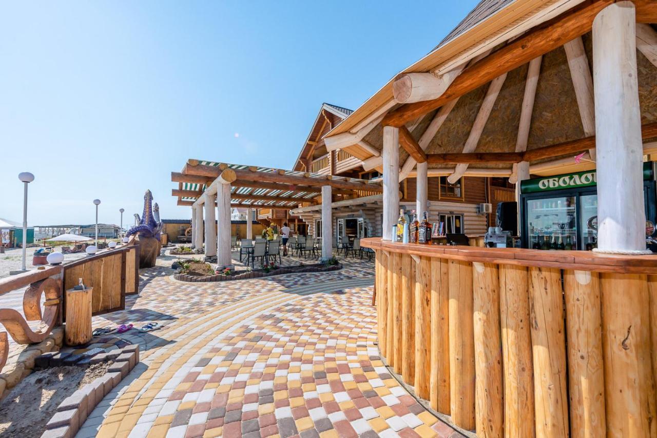 Пегас Hotel Zaliznîi Port Exterior foto