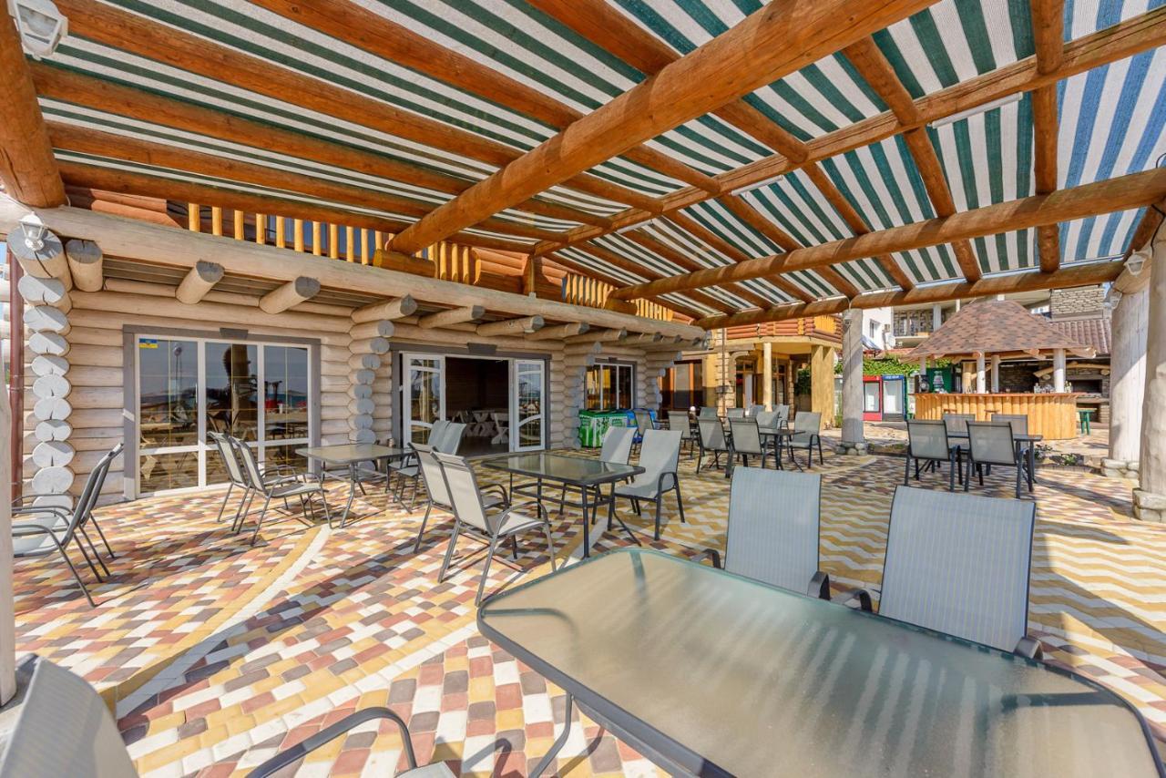 Пегас Hotel Zaliznîi Port Exterior foto